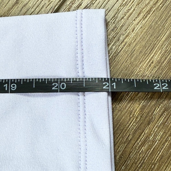 Under Armour Girls Cold Gear Longsleeve Crewneck Shirt Baselayer Lavender M NWT - Picture 2 of 12